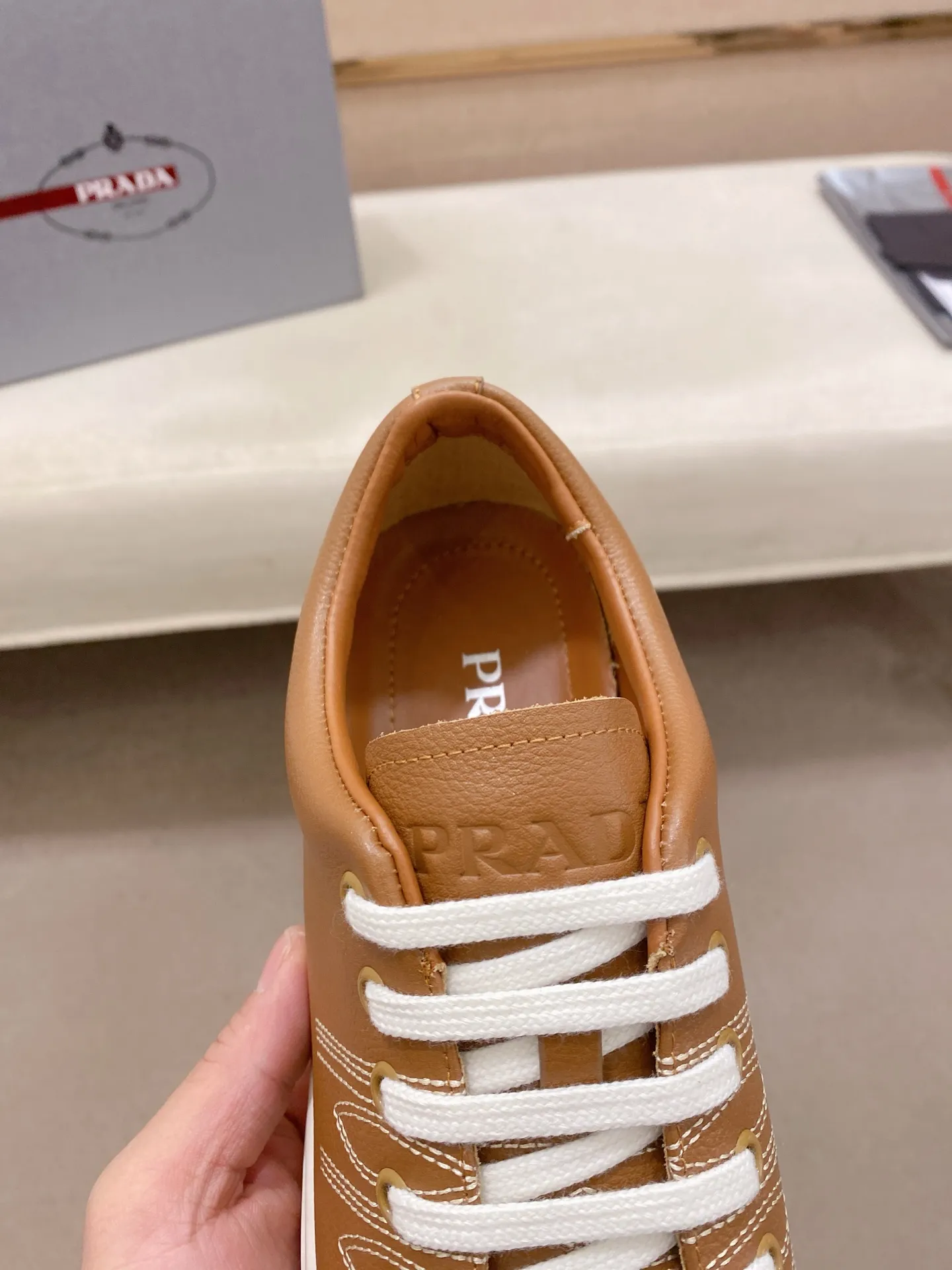 Factory price 560💰 ✔️✔️✔️Higher version High-quality new PRADA (Prada) counters are launched simultaneously. The new men's shoes and 😘fabric are made of selected first-layer cowhide with superb craftsmanship. Lining: Full cowhide lining. 👍🏿 High-end ☄️ air-cushion molded anti-slip rubber outsole, exquisite lines, simple and elegant, comfortable and high-end for leisure travel. Code number: 38 to 45